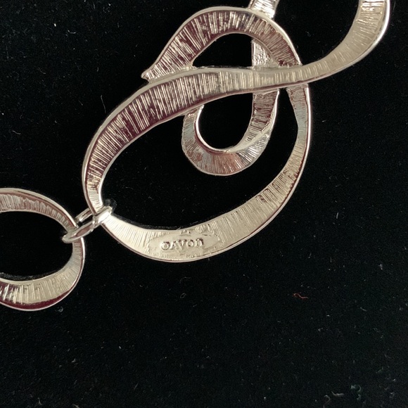 VTG 90’s AVON Silver Tone Spiral Necklace 17 1/2” Fish Hook Clasp Shiny - Picture 5 of 10